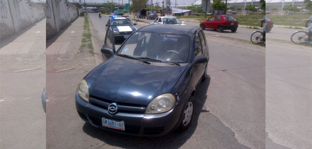 Balean a tres por robarles carro