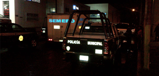Hermanos son atacados a balazos, muere uno