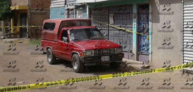 Matan a mujer y hieren a hombre en papelería