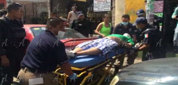 Sale herido tras recibir machetazo