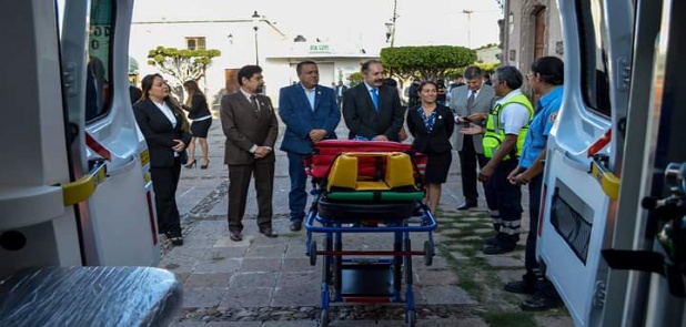 Recibe Apaseo el Grande nueva ambulancia