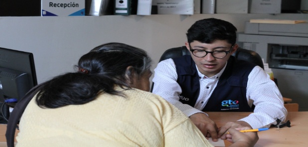Reciben mujeres seguro de subsistencia