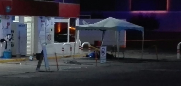 Matan a uno y hieren a dos en gasolinera