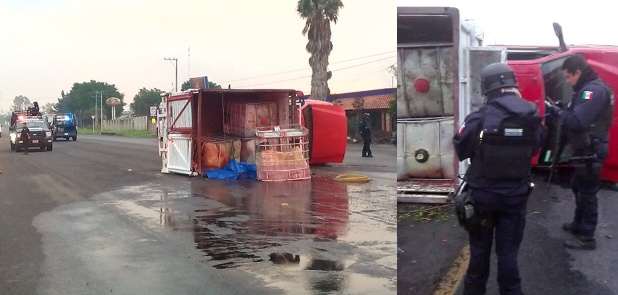 Vuelcan camioneta huachicoleros