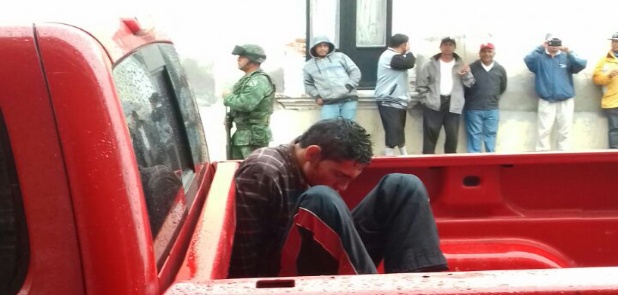 Detienen vecinos a presunto ladrón