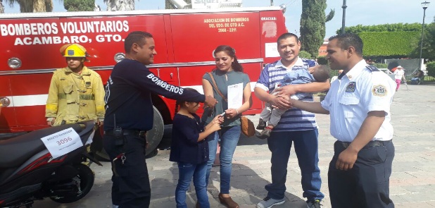 Bomberos entregó premio de rifa