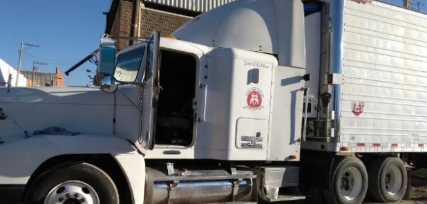 Recuperan tráiler robado y detienen a dos