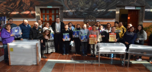 Benefician a mujeres con proyectos
