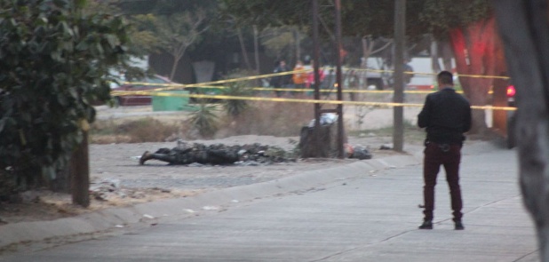 Sin identificar el calcinado afuera de escuela