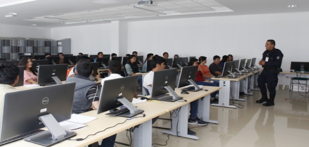 Imparten pláticas de prevención a estudiantes