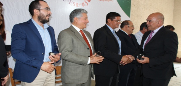 Recibieron medalla “Maestro Rafael Ramírez"