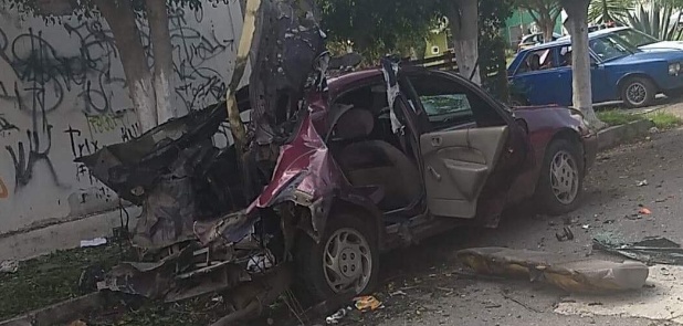 Explosión lesiona a hombre y daña nueve casas