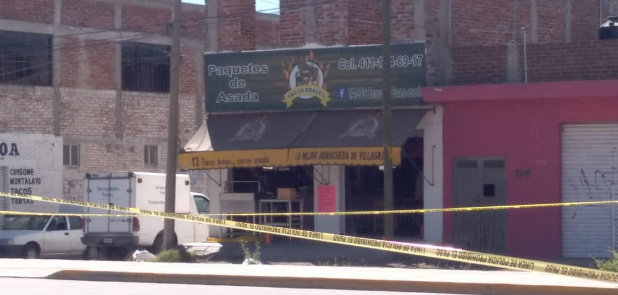 Asesinan a mujer en puesto de comida en Villagrán