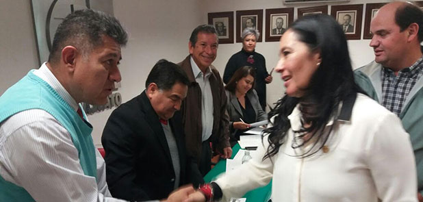Se registró Monserrat como precandidata a Alcaldía