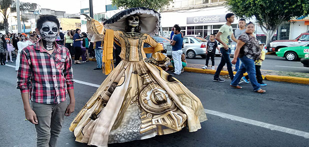 Van por récord Guinness en desfile de catrinas
