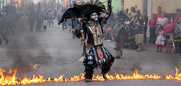 Vive Comonfort días de folklor